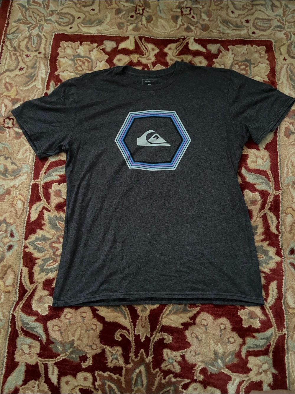 Quiksilver Men’s Dark Gray Hexagon Logo Tee with Blue Accent